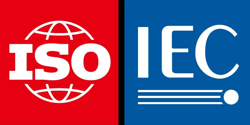Loga mezinárodních normalizačních organizací ISO a IEC.